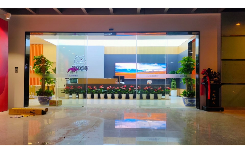 簽約華茲傳媒弱電(diàn)機(jī)房(fáng)項目